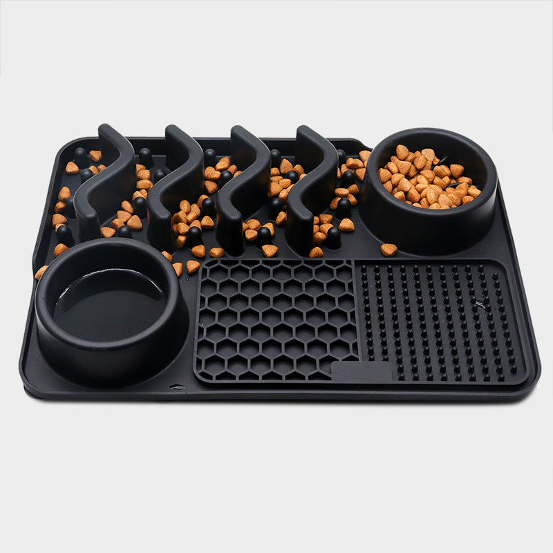 The Windsor Lick Pad in Midnight Black, size S-M, multifunctional silicone slow feeder and calming mat for dogs

